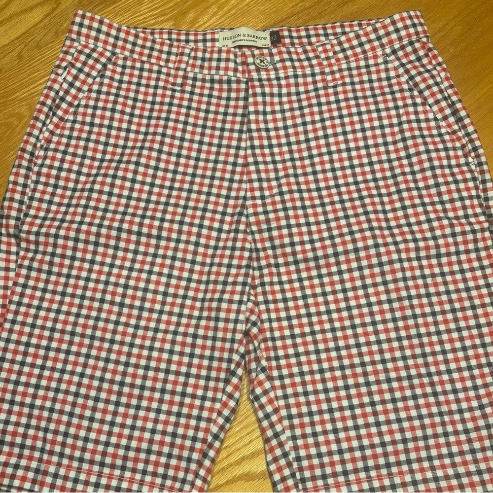 Hudson & Barrow Shorts Women’s 32 Red/Black Checker High-Rise